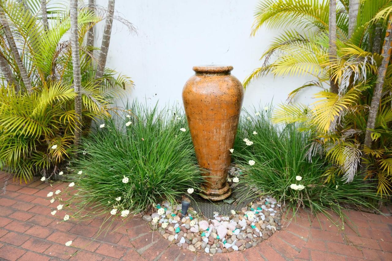 The Whitehouse Bed And Breakfast Durban Extérieur photo